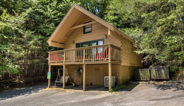 Gatlinburg | Hot Tub | Jacuzzi | Wifi | Pet Friendly