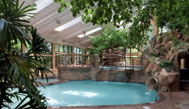 Gatlinburg's Unforgettable Stay! 2 Spacious Units, Pets Allowed, Indoor Pool!
