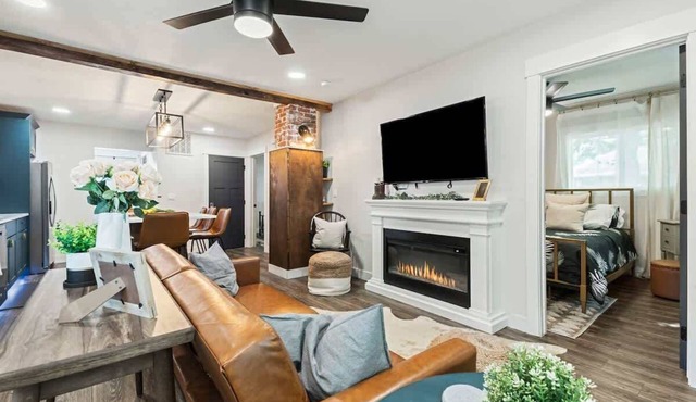 Gatsby 2 Bedroom Historic Downtown | Golf Course