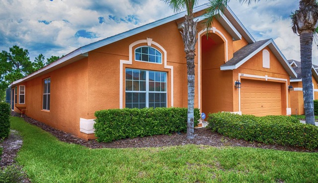 Gatted community 4 bed villa with lots of extras. Lots of room for the family