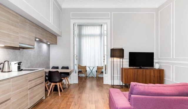 Gaudi Style apartment Barcelona