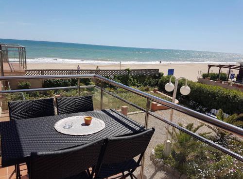 Gava Mar apartment with beach view