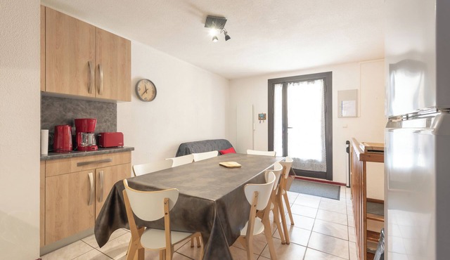 Gavarnie Apartment – Cozy Duplex with Parking & Ski Locker