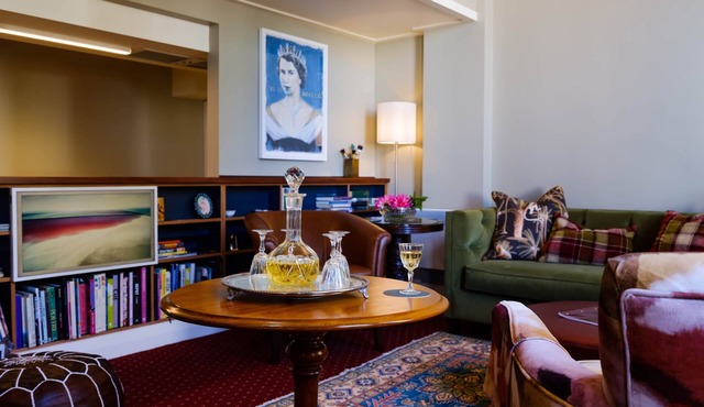 Gaynor Clayton Apartment