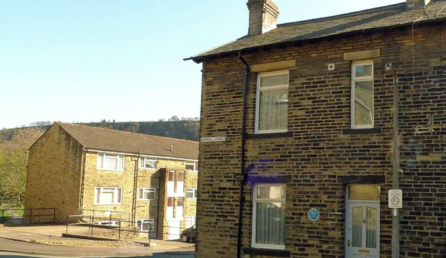 2 bedroom accommodation in Mytholmroyd near Hebden Bridge