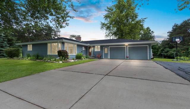 GB Packer game or Summer Retreat: Entertain or Relax in privacy and comfort