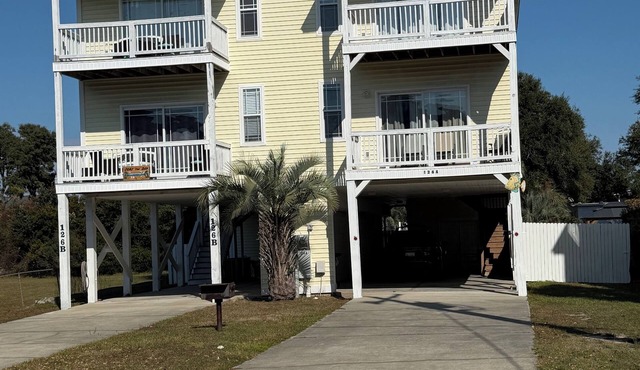 GCB exceptional oceanview-2 story, 4BR4.5BA Beach House, private pool, sleeps 16