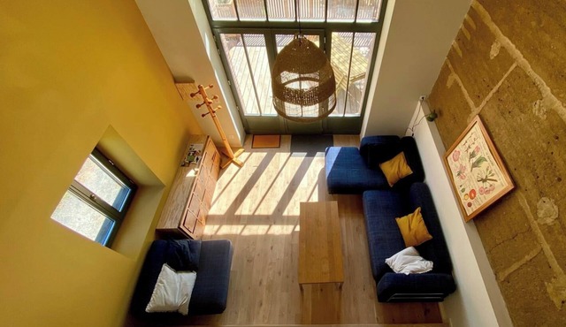 Gd Appartement en Duplex, au Calme Avec Terrasse, Parking et Cour