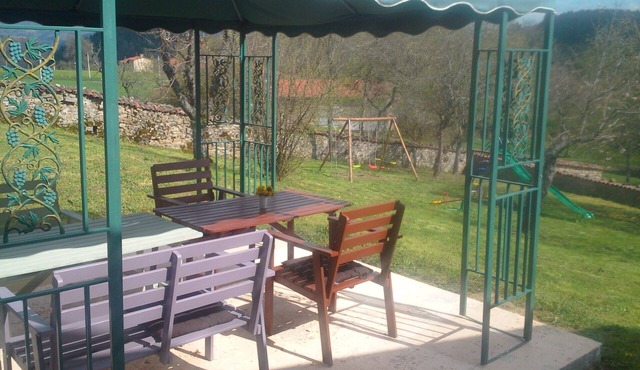GD LODGING IN AUVERGNE IN NATURE WITH HIKING, BARBECUE, PETANQUE, BILLARD