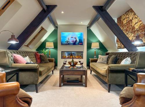 Geltsdale East Wing sleeps 6 with River Eden views near Carlisle & Ullswater