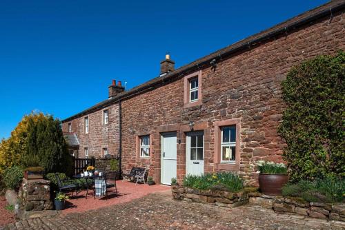 Geltsdale Hows, Kirkoswald pet friendly, characterful cottage in a rural setting