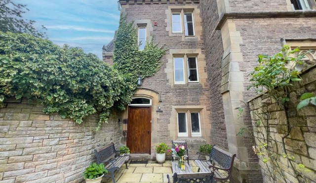 Geltsdale Wing, Wetheral 1st floor apartment with countryside views, close to pub & restaurant