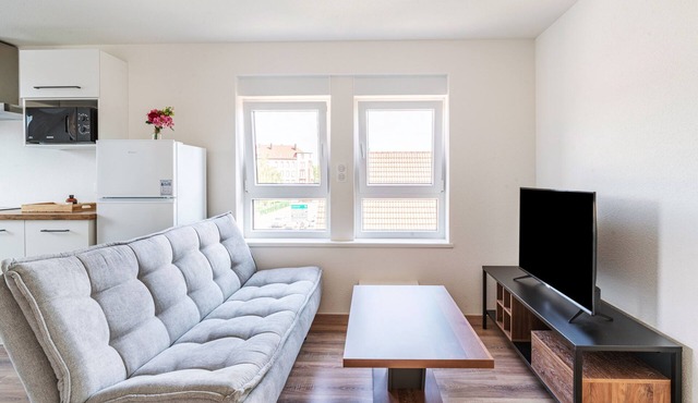 Gemütlich 6 - Two Bedroom Apartment, Sleeps 4