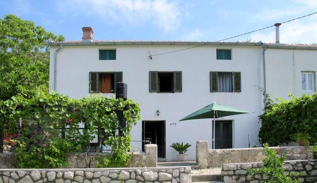 Gemütliches Ferienhaus Viskic by Interhome