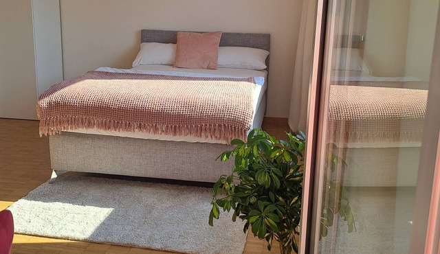 Gemütliche Sonnige Ferienwohnung mit Ausblick, Nahe Bodensee