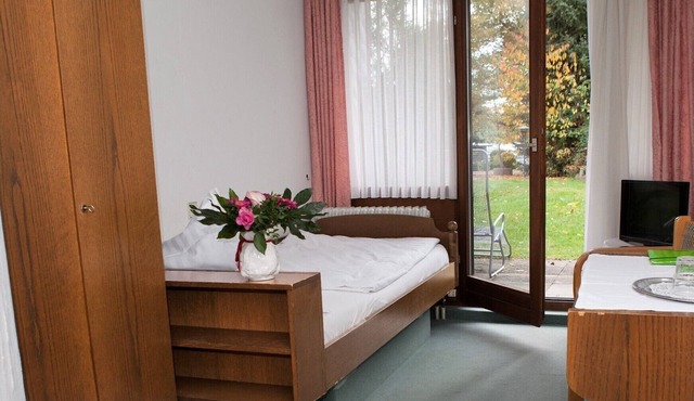 Gemütliches Einzelzimmer mit Sat-TV, Dusche/WC und Balkon oder Terrasse in Schömberg
