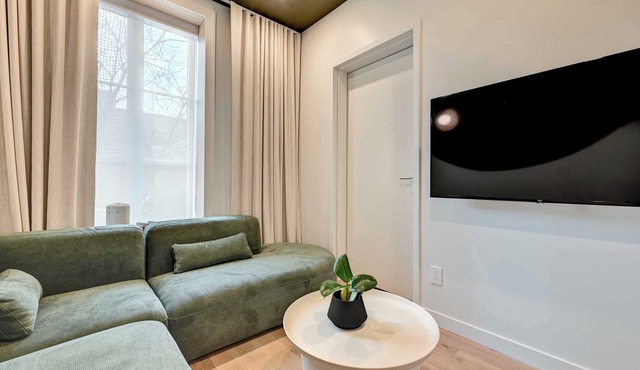 Gem 5-Bedroom All-Ensuite bathroom, High-End Finishings in Coveted Neighbourhood