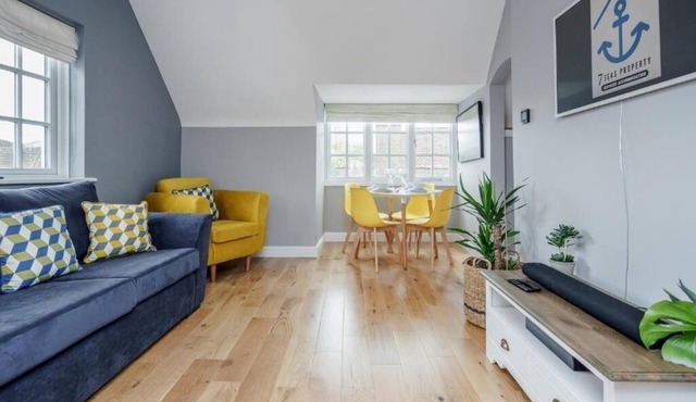 Gem Of Central Winchester - Sleeps 4