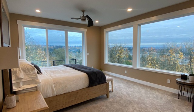 Gem on the North Hill with Breathtaking rooftop views & Jacuzzi