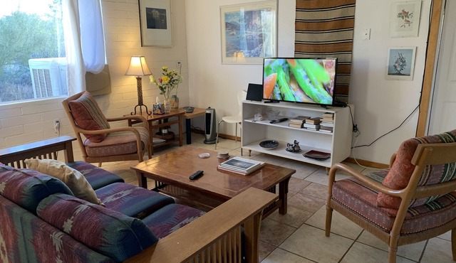Gem Show, Tucson, Az Available Beautiful 2 bedroom guest house, sleeps 7