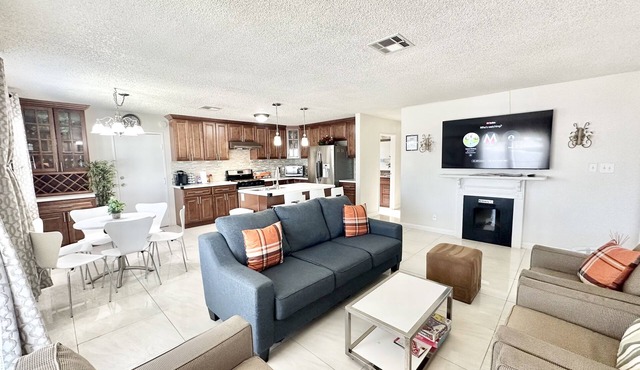 Gem suite in China Town for long term rent