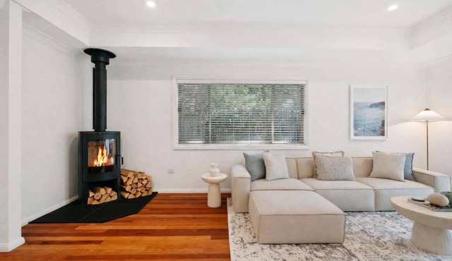 Gemburra Pet Friendly | 1 Min Walk to Beach