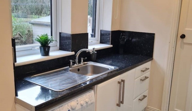 Genade Apts - Heaton, Newcastle. Near Hosp & Uni