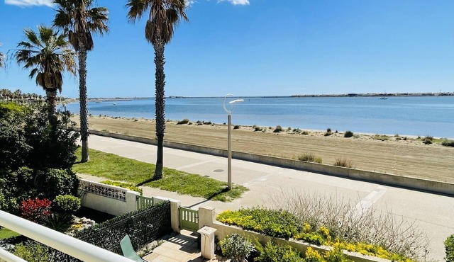 Generous exclusive holiday home in a dream location right on the beach with great views