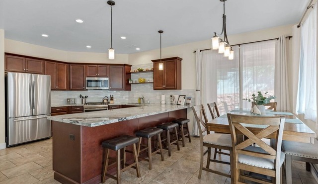 Generous weekly rates & last-minute rates! Uptown Sedona Location, Custom-Built