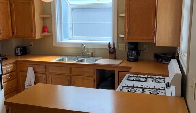 Geneva Apartment near College 2 bedroom