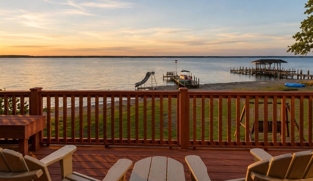 Geneva Lakefront Retreat | Kayaks | Dome Hockey