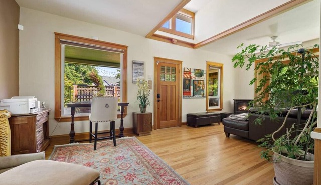 "Geneva Retreat" near Lake Whatcom & Galbraith Mt