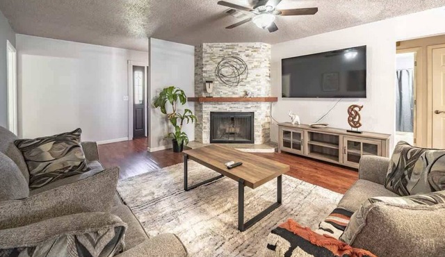 Geneva's House - 3BR/2BA - Family Friendly