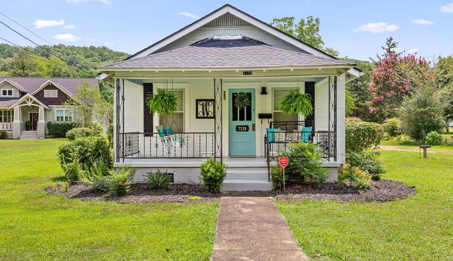 Genevieve's Cottage! Totally Renovated with all the Charm!