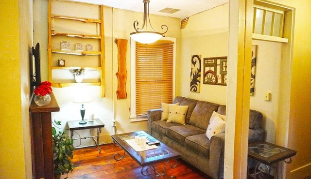 Genevieve's Place in Historic Roscoe Village