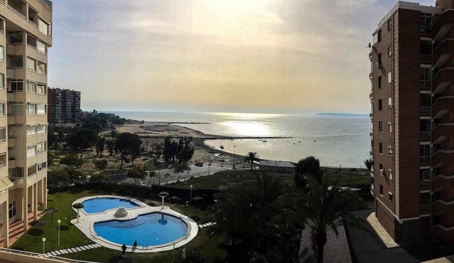 Genial Apartamento frente al Mar en Urbanización Completa (piscina, jardín etc)