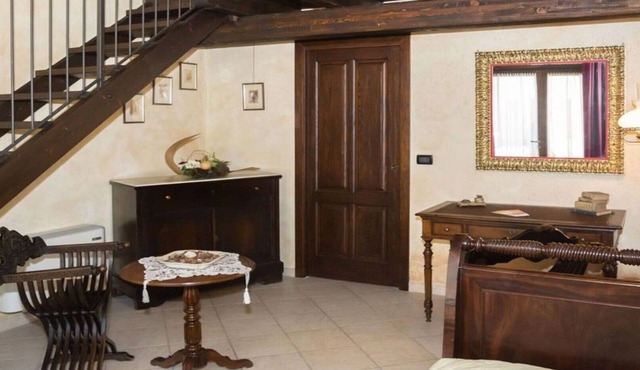 GENTIAN ROOM.