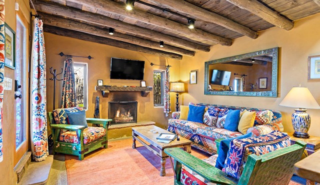 Genuine Santa Fe Work of Art | Near Canyon Rd | Patio | 2 Masters