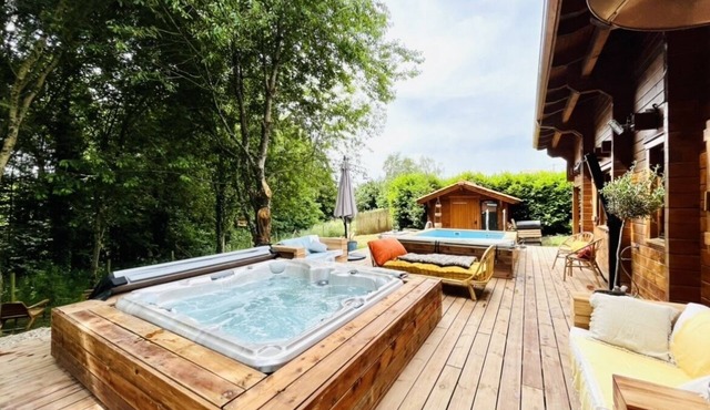 Genuine wooden chalet with spa and pool 10 minutes from the beaches of the Vendée