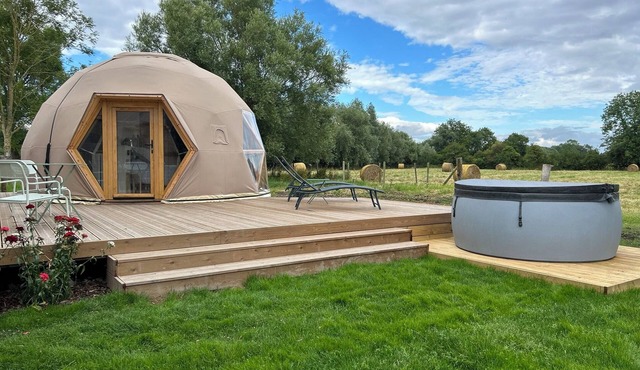 Geodesic dome with spa in the Baie de Somme