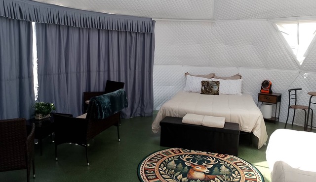 Geodesic Glamping Dome with Incredible views in Plains & just 10 miles to Quinns