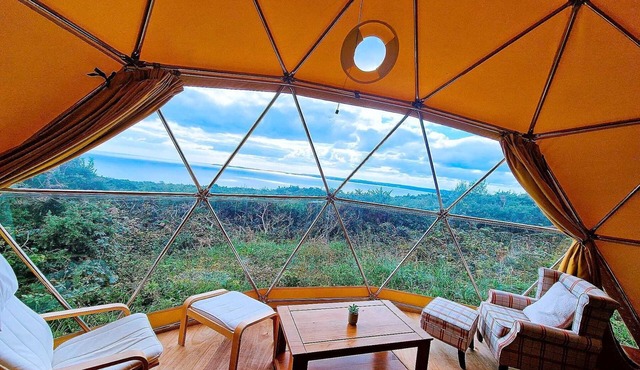 Geodome Glamping With sea Views Near Pendine