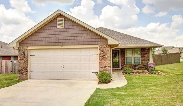 Geographical Oddity: Close to Everything!/Fiber Internet/EV Charger!