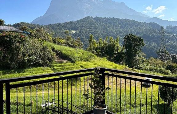 GEORGE ADVENTURE BASE BUNDU TUHAN