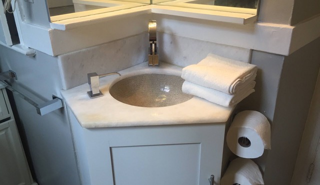 Georgetown 2 bedrooms, one bathroom , centrally located .