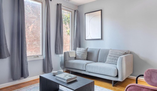 Georgetown 2br w wd nr Embassy Row nightlife WDC-705