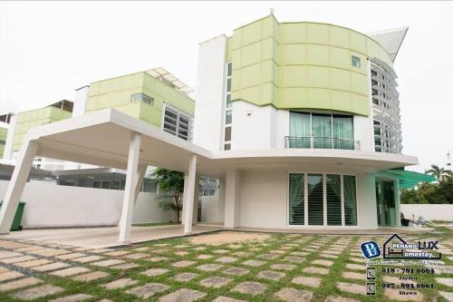 GeorgeTown 6BR KTV Bungalow 28Pax