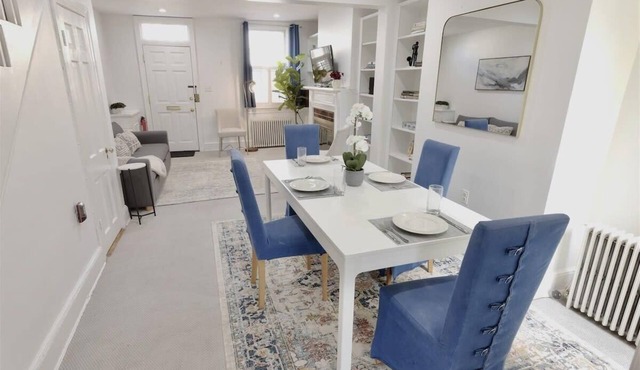 Georgetown Cobblestone Cottage - Private Parking!