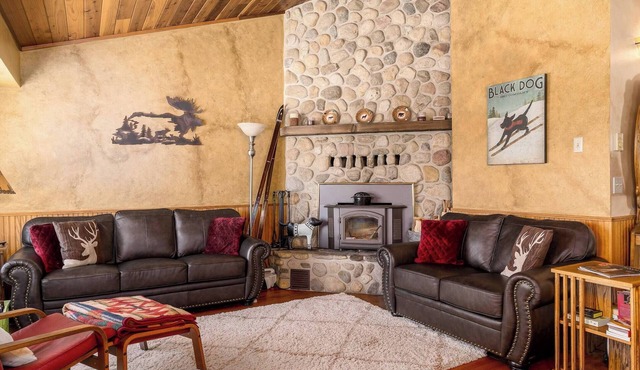 Georgetown Lake home with hot tub, sauna, & views!