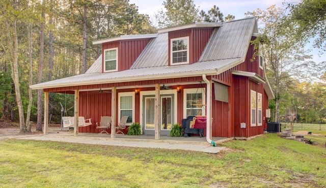 Georgia Farmhouse: Lake Access, Private Beach